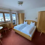 Kandaharblick Bed and Breakfast