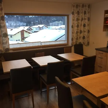 Kandaharblick Bed & Breakfast Pettneu am Arlberg